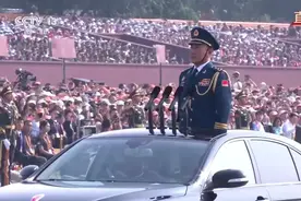 阅兵总指挥报告受阅部队列队完毕，习近平下达检阅开始的命令。  #抗战胜利80周年  #我们的胜利  #媒体精选计划