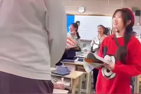 大型纪录片《李浩班长》，李浩竞选三班班长，获得了五十多万票 #李浩 #班长 #投票 #离谱 #万万没想到