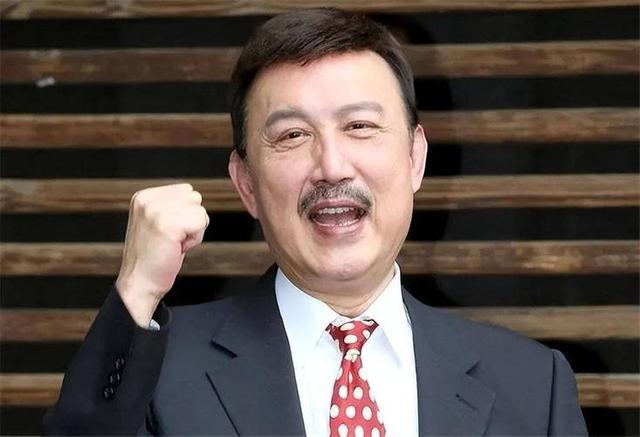 从歌王沦为“台独”的他，赔光家产还欠下百万债务，如今晚年凄凉