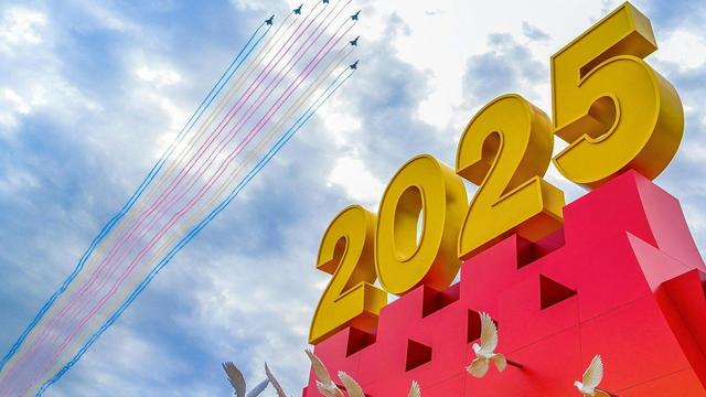 五年计划成就了哪批人？“十五五规划”规划能猜中哪些风险？