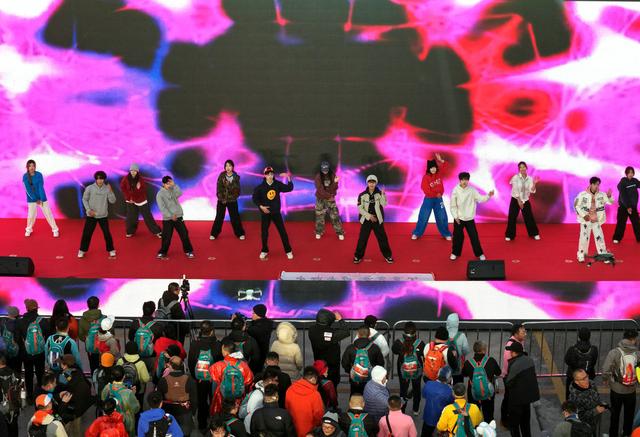 4000余名中外健儿逐梦泰山 徒步穿越齐鲁千年文脉