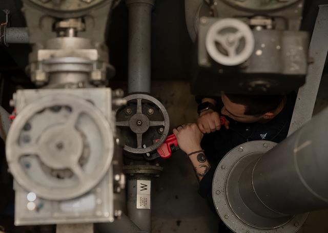 福建舰入列后，中国下一艘航母该怎么造？