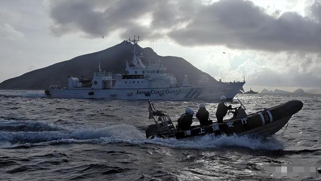 中日架炮海上对峙3小时！日船只夜袭钓鱼岛，中方再次通告联合国