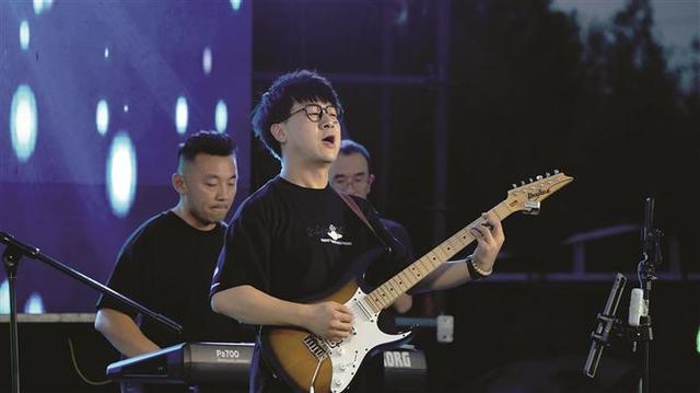 交城：惠民“文化餐” 点燃烟火气