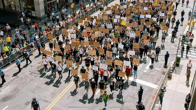 新导演想讲新故事,不再只能等机会