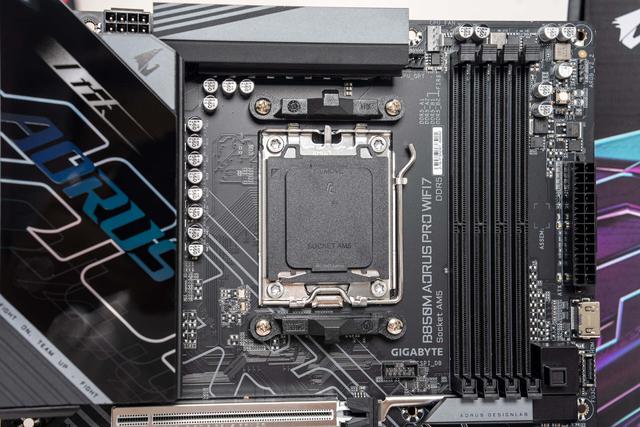 装机不用挑，就选电竞雕：技嘉B850M电竞雕+9800X3D装机