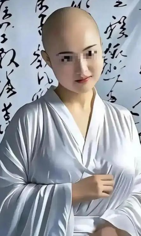揭秘尼姑庵真相：表面佛门实则妓院，穿黑丝戴假发，香客人来人往