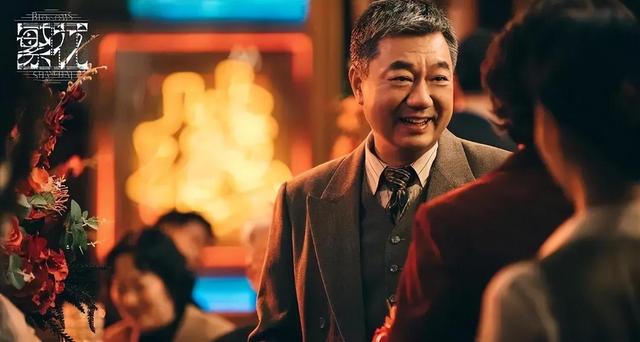 演了一辈子警察，穷得靠老朋友刘丹接济，45岁被嫂子“逼婚”