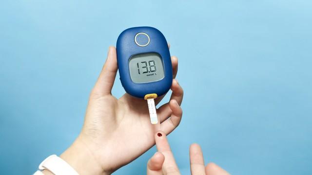 糖尿病能喝白酒吗？医生苦心直言：若不忌口，可能有这些后果