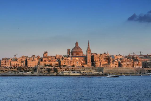 这个国家快被中国“买空”？美女遍地，华人竟占80%！