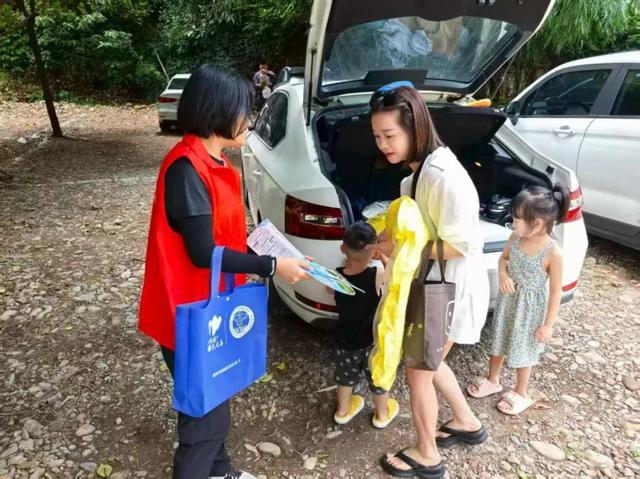 灵川:夏日消暑享清凉,禁毒宣传“不降温”