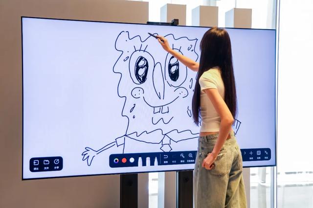 交互、性能、生态：华为智慧屏 MateTV变身“巨幕手机”的三重进化