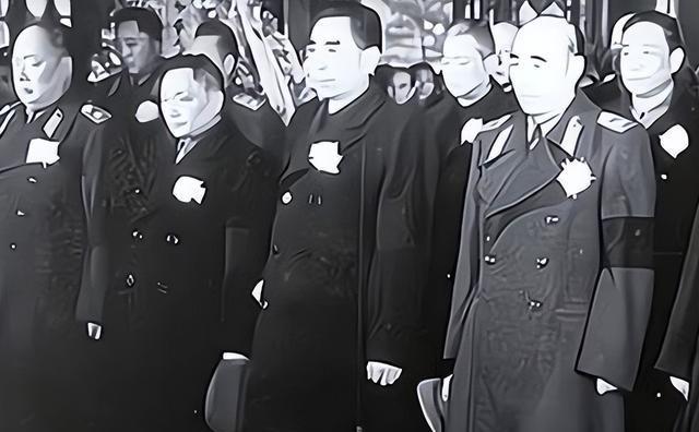 他多活十年将出现“五人帮”？毛主席的好学生，为何至今争议不断