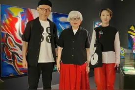被日本老夫妻的情侣穿搭惊艳了！优雅不做作，是爱情最美的样子图片