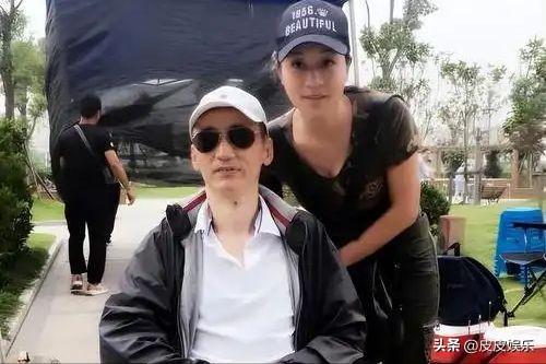 她是国家一级女演员，多次给坐轮椅丈夫戴绿帽，如今儿子也是演员 第14张