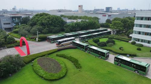 逐“绿”向“新”!33台苏州金龙纯电巴士助力弥勒绿色出行升级
