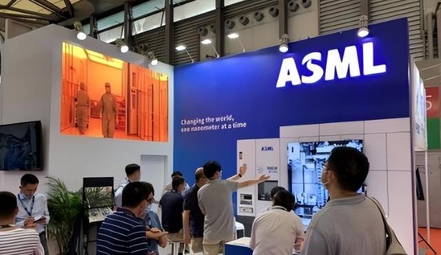 美荷两国同时发声，对中国独立研发的光刻机技术给予了强烈批评