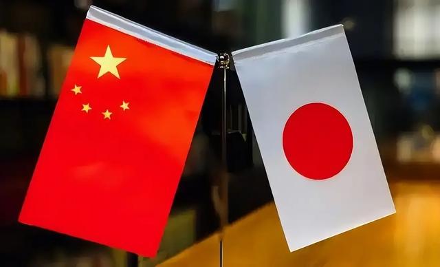 日本对中国的反击越来越猛，美国察觉到不对劲，做出一个明智选择