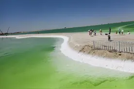 我格尔木一日游去了亚洲第一大盐湖，景色超美，但是没有旅游快感图片