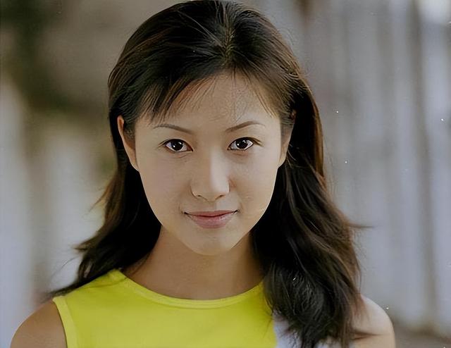 从19岁开始男人不断，半百了还没玩够，“风流才女”徐静蕾现形记