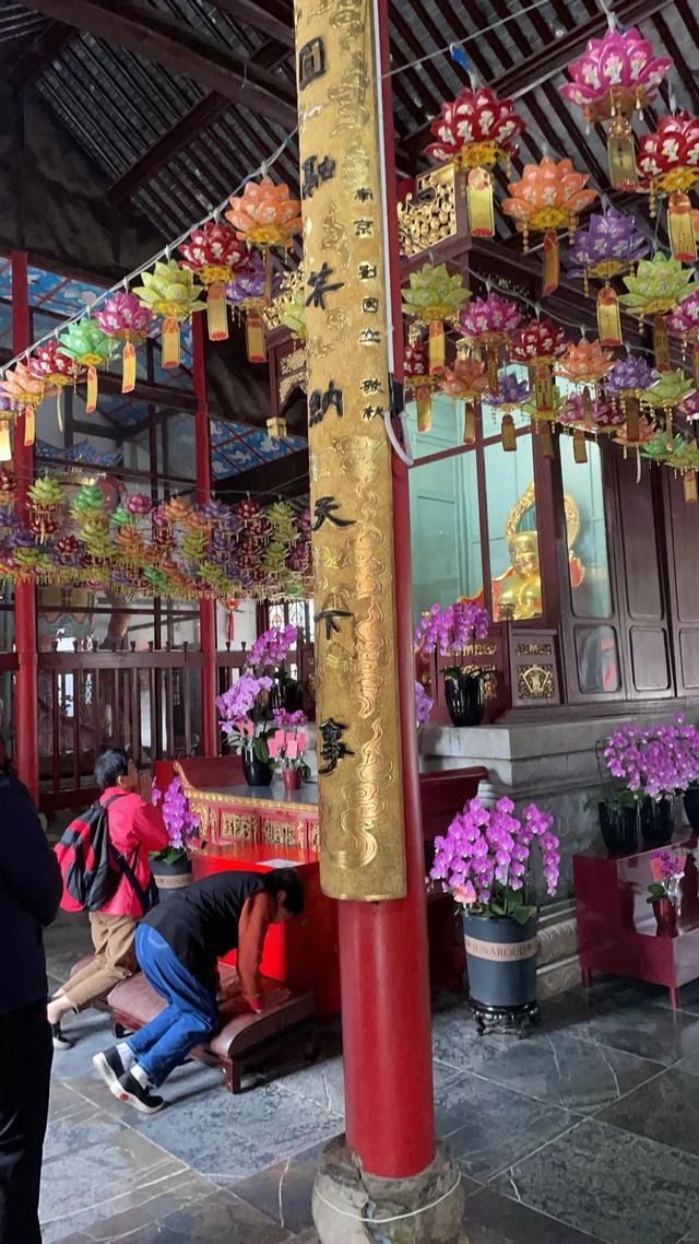 栖霞山看红叶，两条经典游览路线规划建议。