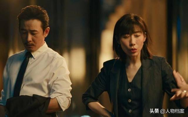 婚变传闻后，罗晋携任素汐与母亲去祈福，撕碎了唐嫣最后一丝体面