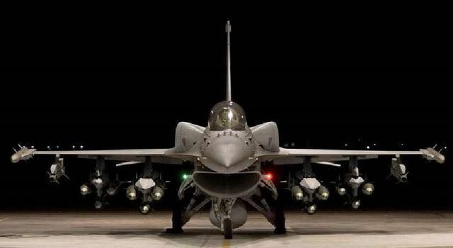 特朗普果然变脸了，红线问题不再谨慎，对中国打出最敏感的一张牌