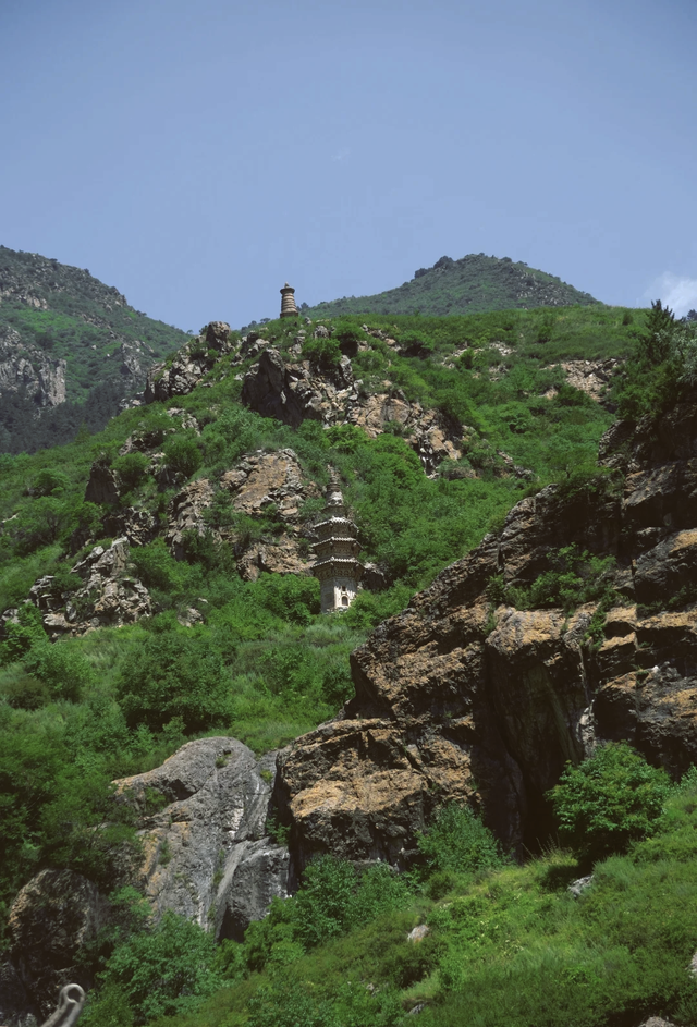 距离北京只有200公里的避暑旅行地，气候比承德凉爽比北戴河更近