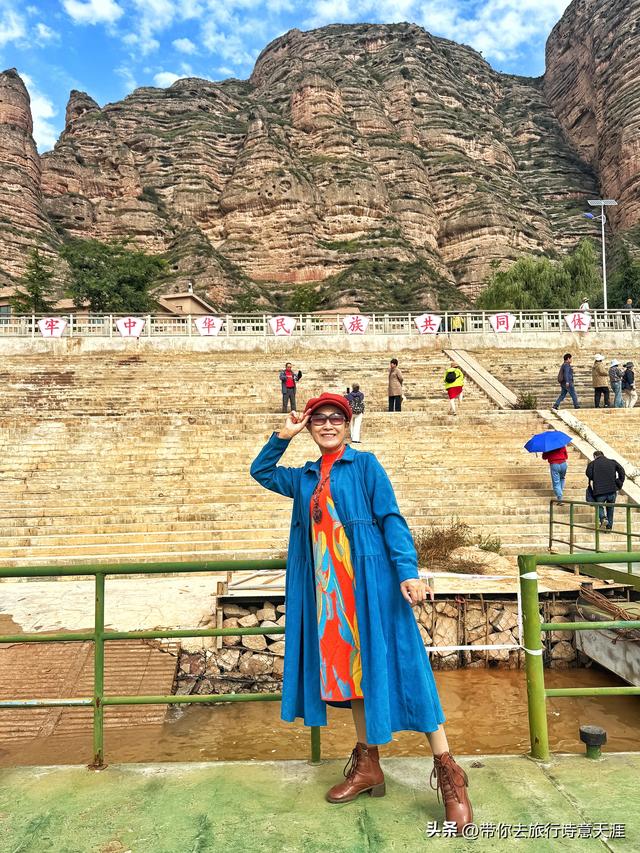 甘肃刘家峡水库，乘船游览黄河峡谷风光