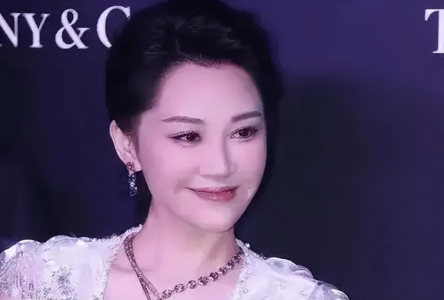 一生“风流成性、老少通吃”，被称女人中极品的她，却56岁还单身