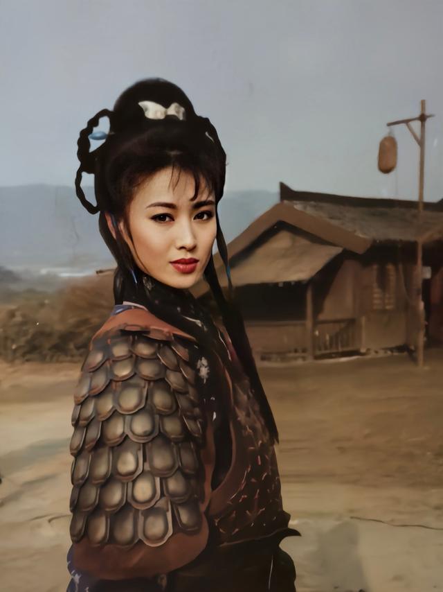 怪不得宋江必须要死，你看梁山“三位女将”的名字连起来是啥