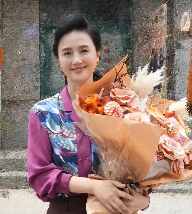 朱媛媛离开8个月后，52岁辛柏青终于传出喜讯	，朱媛媛可以放心了!