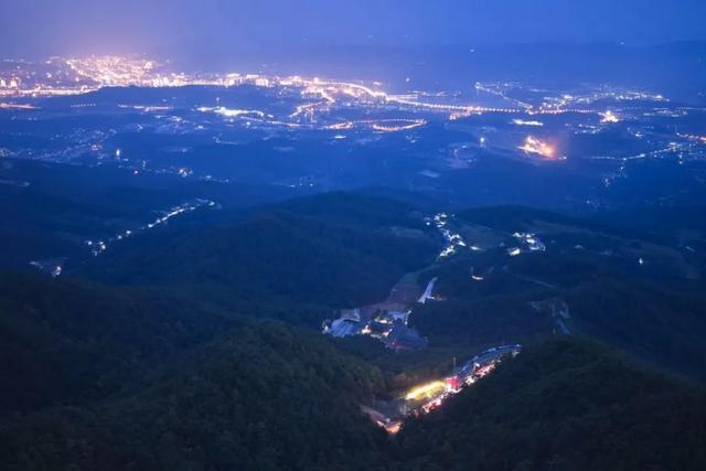 “天曌山”露天食堂，夏夜浪漫，无需在城！#清凉广元#