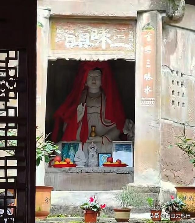 彭州人私藏的精品徒步路线，没有拥挤的人潮，可以吃斋饭！