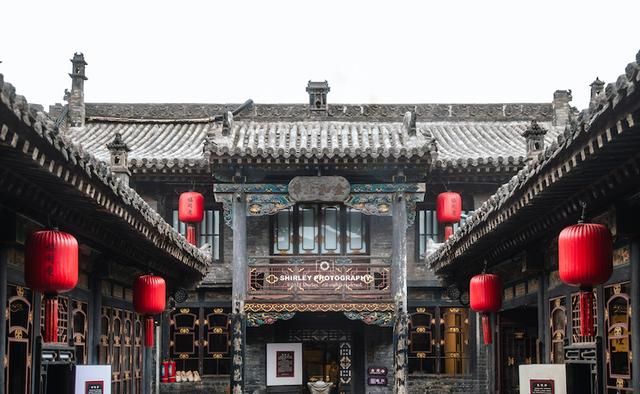 山西传奇金库，鼎盛时存着300亿，刘伯温设计的龙柱直插地库中央