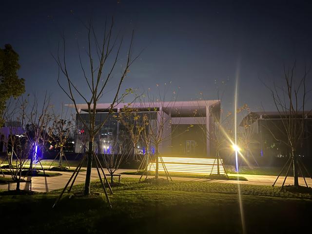 夜步嘉兴中央公园