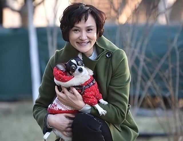 郭晶晶没想到，移居美国惨遭丈夫抛弃的高敏，已走上另一条上坡路