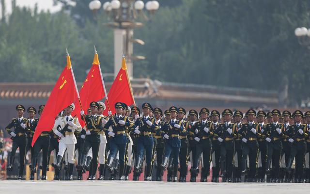 美海军教官看九三阅兵：我当了20年的兵，从没见过这么完美的军队