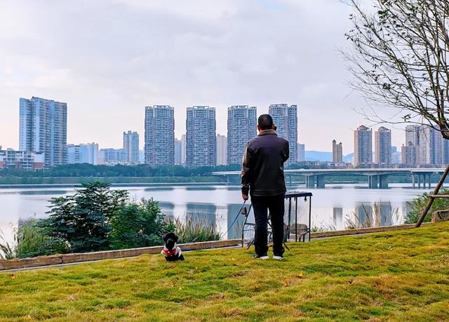 带娃圣地+1，射洪这个新广场好安逸！