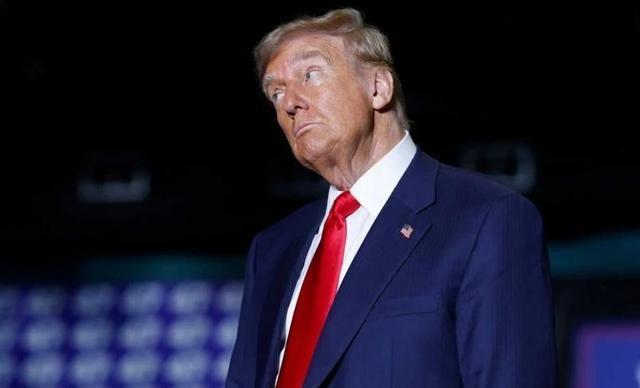 特朗普还没登机访华，美防长突然通告全球，美方无意改变台海现状