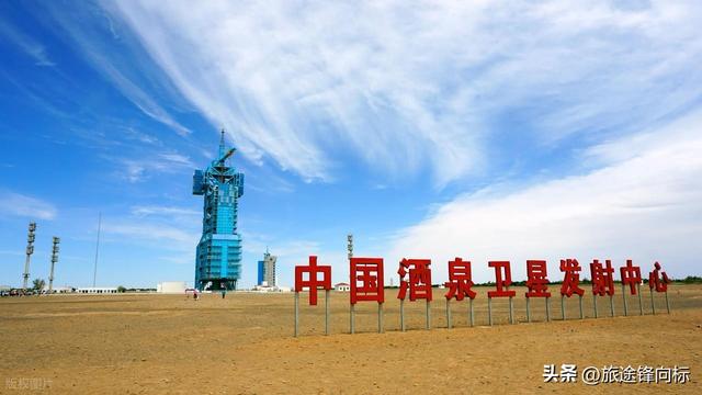 国庆想去看秋景，喀纳斯、九寨沟人挤人的，赏秋地选哪个能清净点
