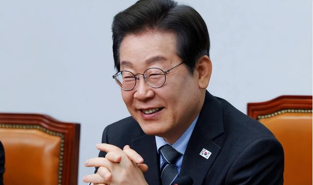 见完特朗普后，李在明明确表态：韩国已无法推行 “安美经中” 策略，中方态度明确，别站队！
