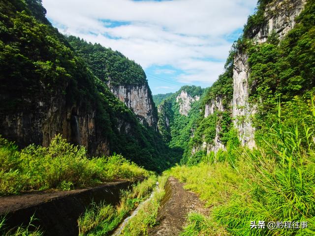 旧时古道，如今人迹罕至；峡谷中间，有一个美丽野瀑布