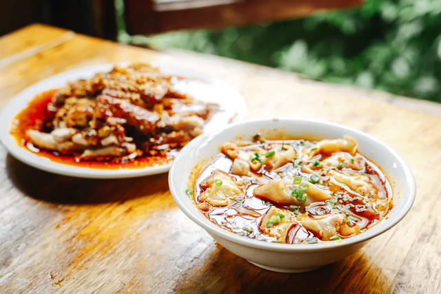 春秋假出逃天花板！成都1.5h直达，天全CityWalk强势来袭，打卡赢文创奖牌+狂炫美食！