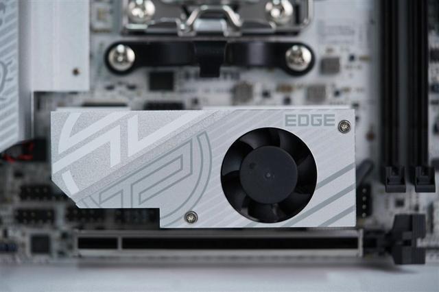 微星MPG B850I EDGE TI WIFI刀锋 钛主板评测：小巧强悍 200W功率释放
