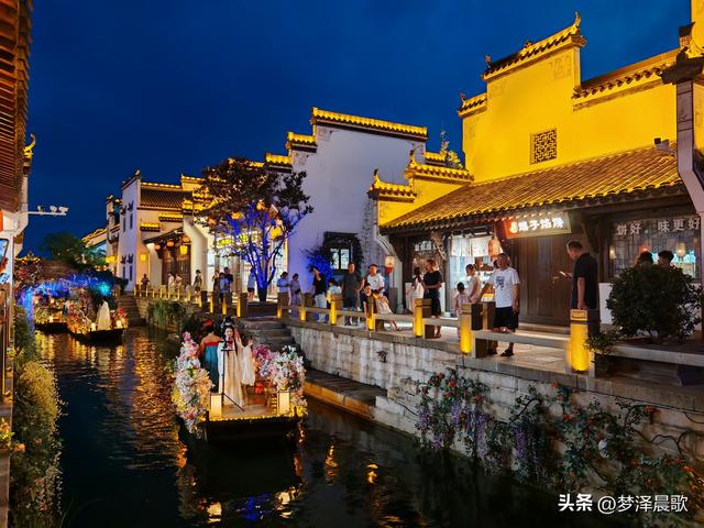 湖北云梦：万盏华灯映水街 祥云湾畔夜未央