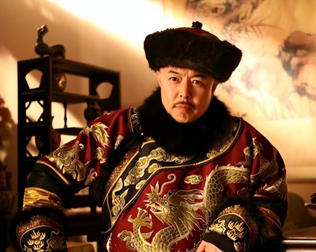 乾隆出一上联：坐北朝南吃西瓜	，皮往东放！为何纪晓岚却不敢对？