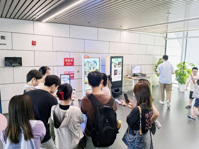 赋能文博新体验：世优宇宙亮相成都机器人与人工智能实景验证活动