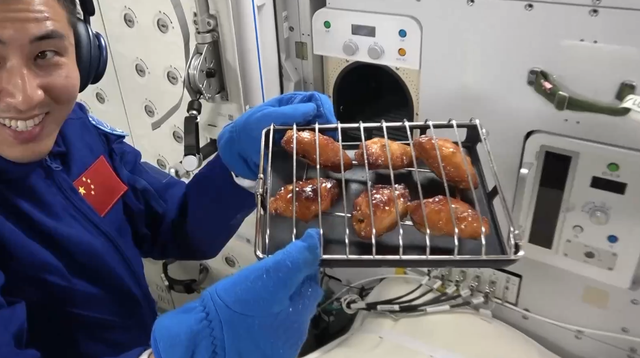 正午·12点 | “迟到的金黄”来了！沈水湾银杏正值最佳观赏期