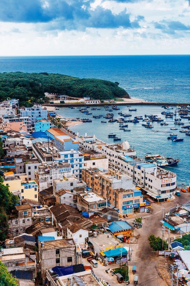 挖到了7座真正的避寒小城，游客少物价低，不冻人，超适合全家去